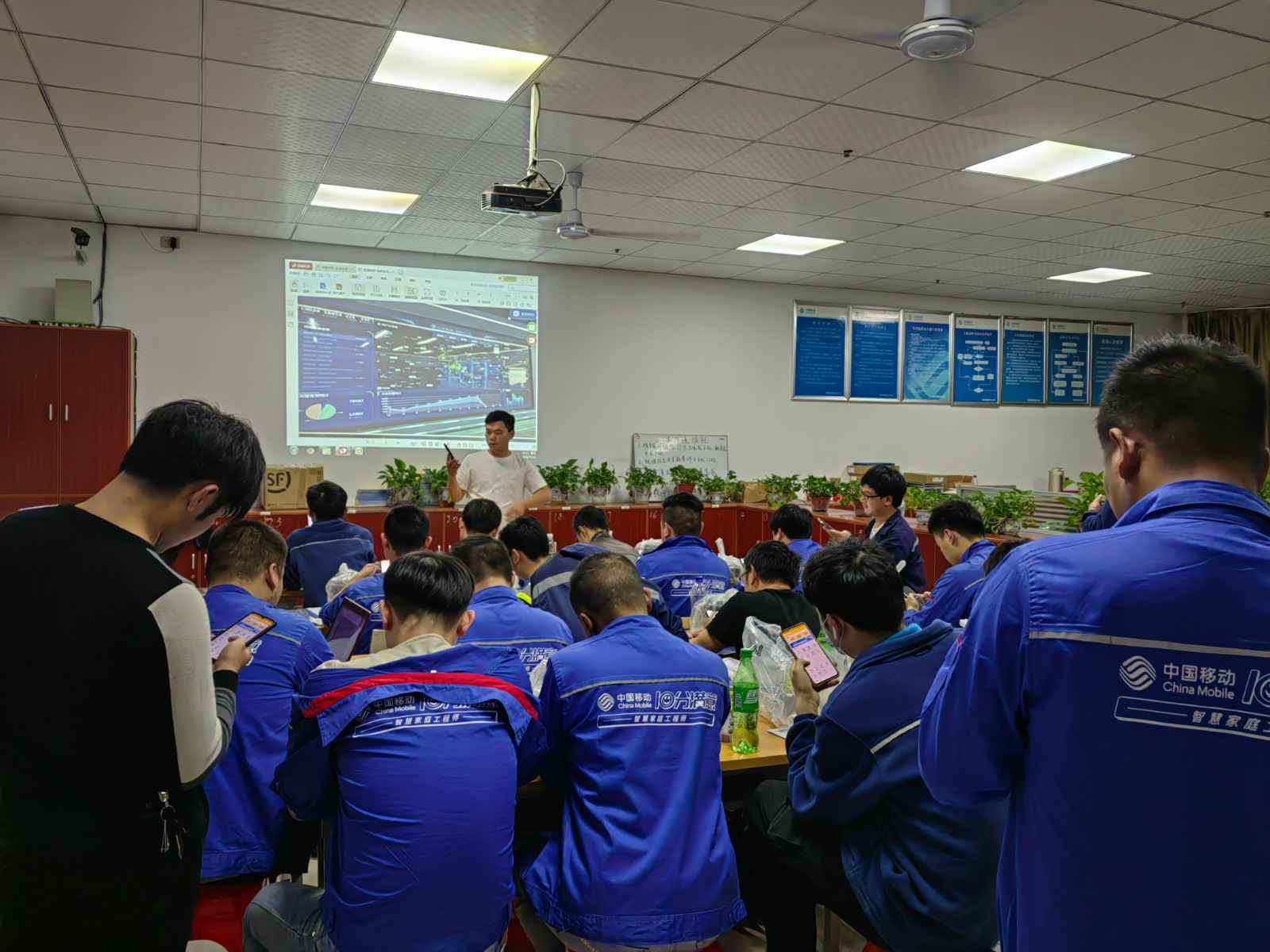 长春钱飞移动设备租赁有限公司为中移铁通有限公司安全用电培训